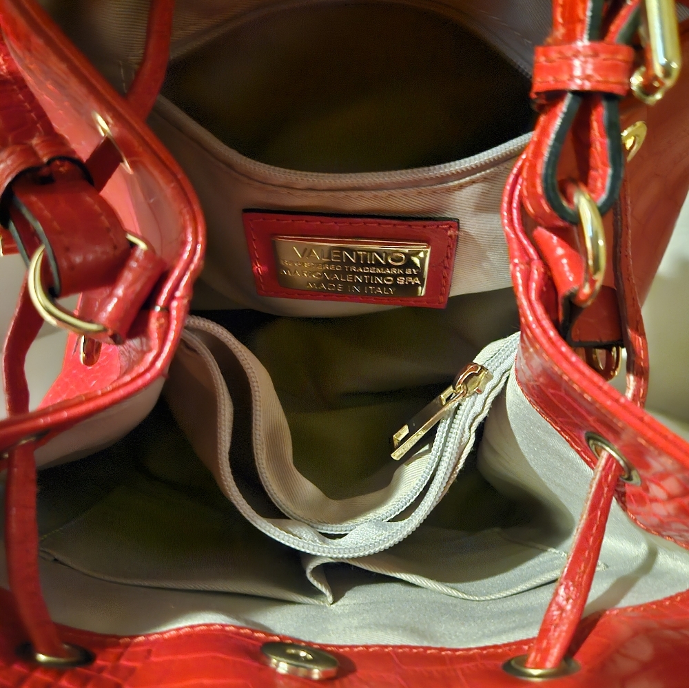 Valentino Milano Red leather bucket bag - Picture 10 of 10